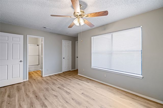 321 Gardenview Street, Denton, TX 76207