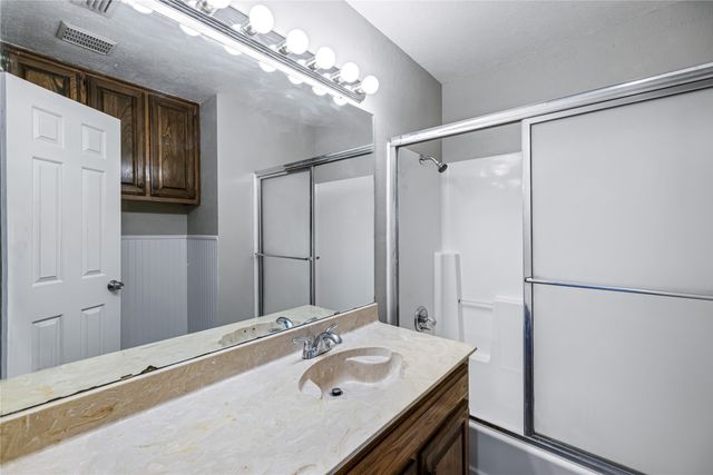321 Gardenview Street, Denton, TX 76207