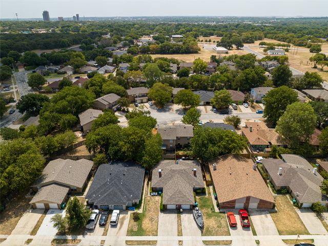 321 Gardenview Street, Denton, TX 76207