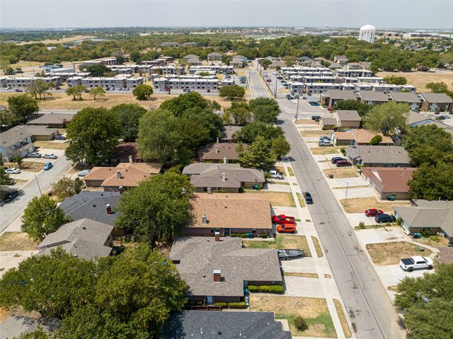 321 Gardenview Street, Denton, TX 76207