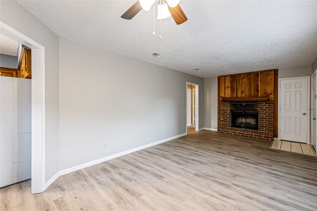 321 Gardenview Street, Denton, TX 76207