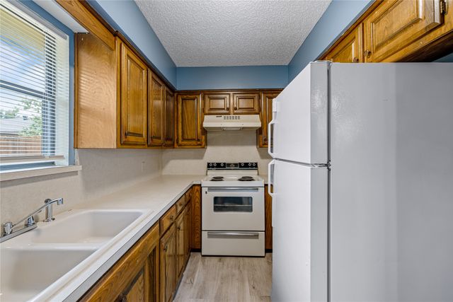 321 Gardenview Street, Denton, TX 76207