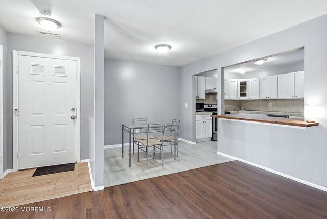 711 Zlotkin Circle 6, Freehold, NJ 07728
