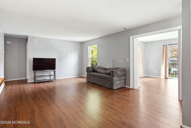 711 Zlotkin Circle 6, Freehold, NJ 07728