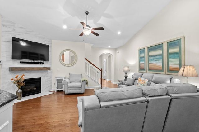 181 Ridge Point Dr., Conway, SC 29526