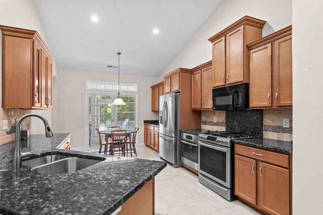 181 Ridge Point Dr., Conway, SC 29526