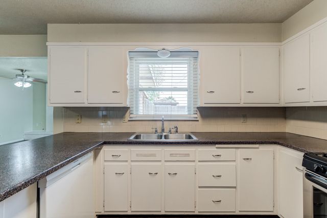 5017 46th Street, Lubbock, TX 79414