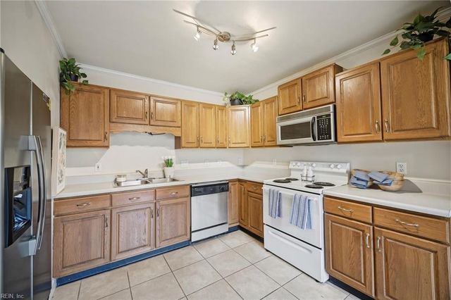 125 Cambridge PL, Hampton, VA 23669