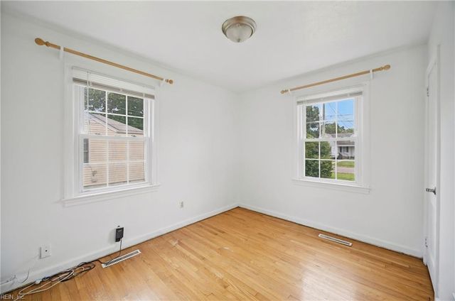 125 Cambridge PL, Hampton, VA 23669