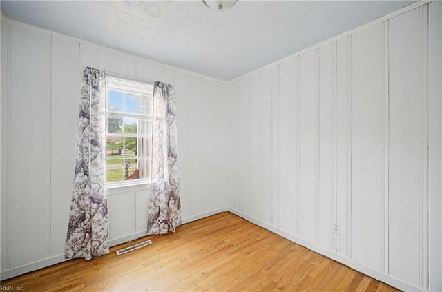 125 Cambridge PL, Hampton, VA 23669