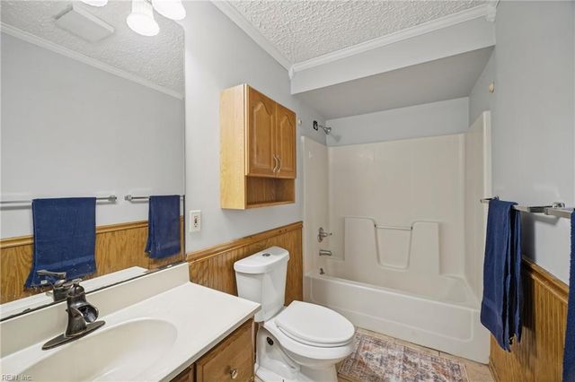 125 Cambridge PL, Hampton, VA 23669