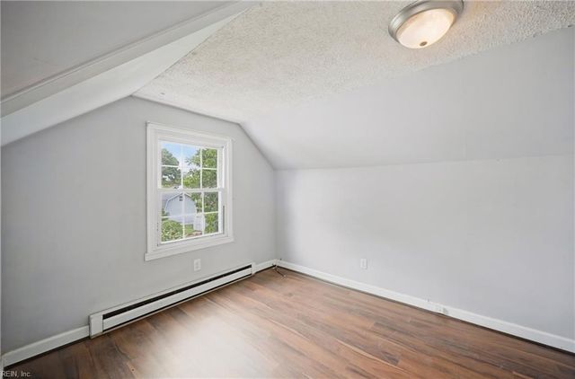 125 Cambridge PL, Hampton, VA 23669