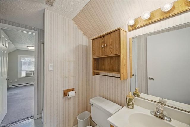 125 Cambridge PL, Hampton, VA 23669