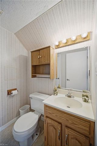 125 Cambridge PL, Hampton, VA 23669