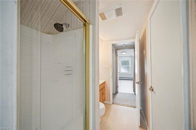 125 Cambridge PL, Hampton, VA 23669