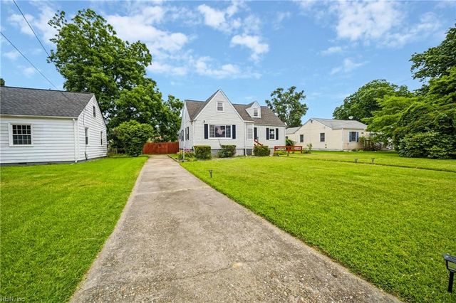 125 Cambridge PL, Hampton, VA 23669