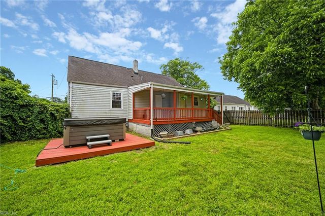 125 Cambridge PL, Hampton, VA 23669