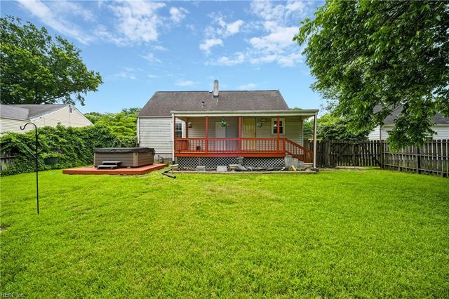 125 Cambridge PL, Hampton, VA 23669