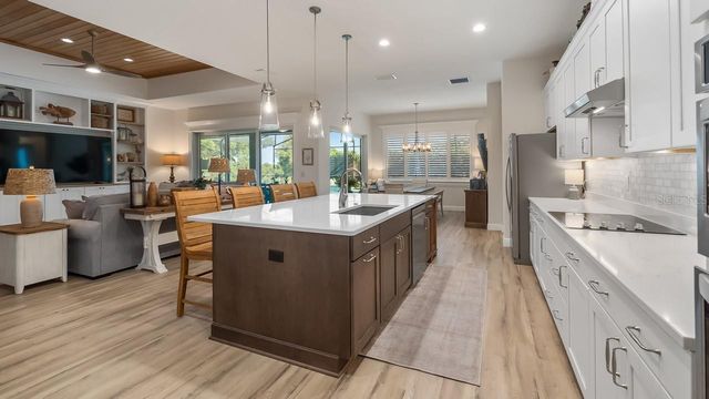 4008 PINNACLE PLACE COURT, Lady Lake, FL 32159