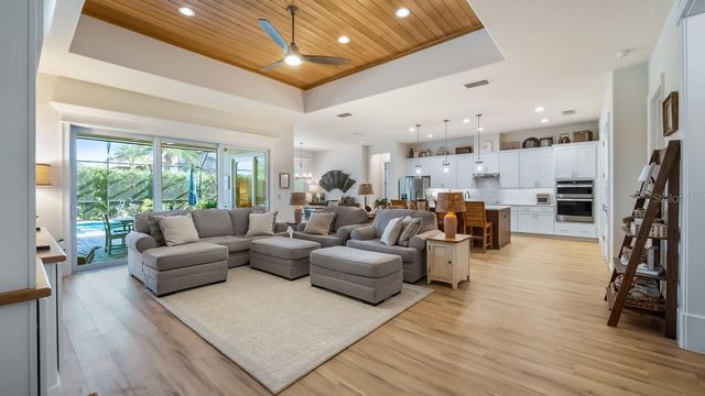 4008 PINNACLE PLACE COURT, Lady Lake, FL 32159