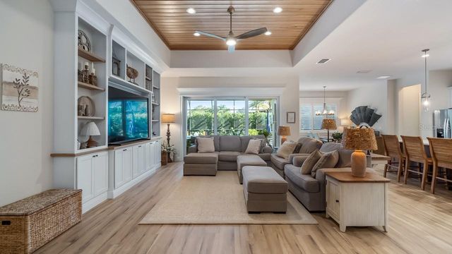 4008 PINNACLE PLACE COURT, Lady Lake, FL 32159