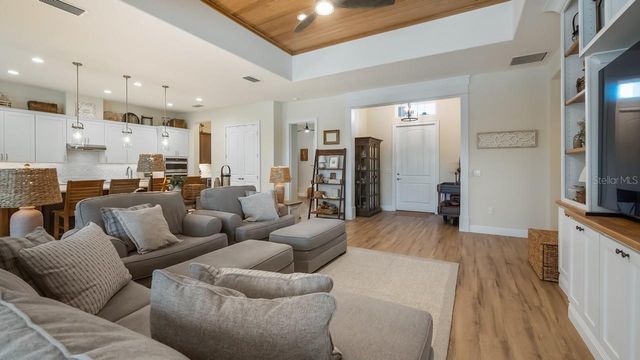 4008 PINNACLE PLACE COURT, Lady Lake, FL 32159