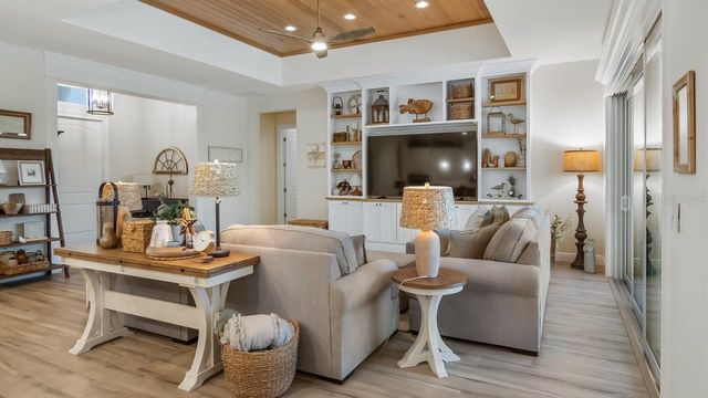4008 PINNACLE PLACE COURT, Lady Lake, FL 32159
