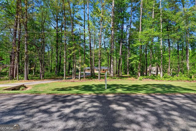 208 Thompson Road, Tyrone, GA 30290