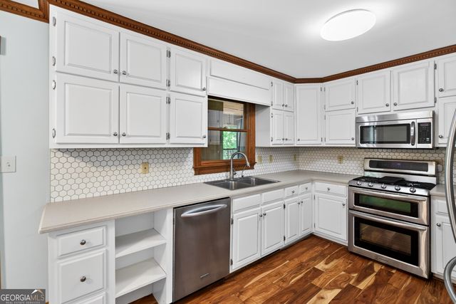 208 Thompson Road, Tyrone, GA 30290