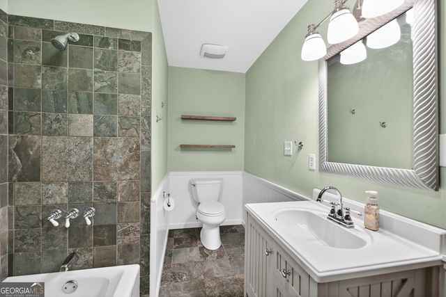 208 Thompson Road, Tyrone, GA 30290