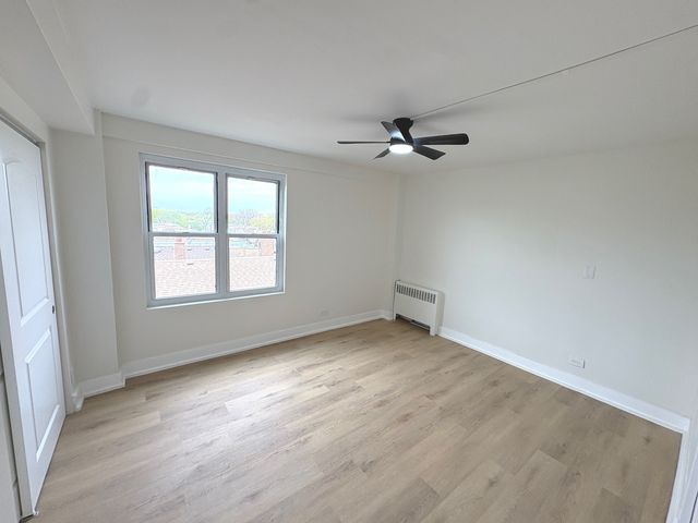 2600 W Balmoral Avenue 402, Chicago, IL 60625