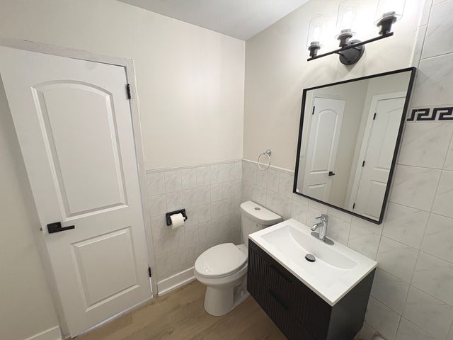 2600 W Balmoral Avenue 402, Chicago, IL 60625