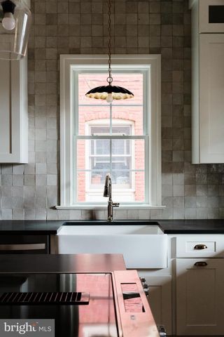 522 W JAMES ST, Lancaster, PA 17603