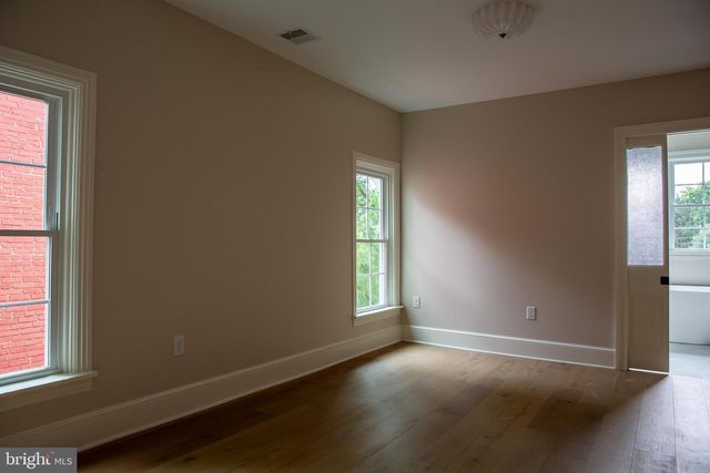 522 W JAMES ST, Lancaster, PA 17603