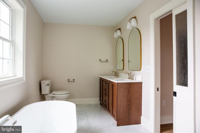 522 W JAMES ST, Lancaster, PA 17603