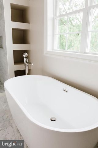 522 W JAMES ST, Lancaster, PA 17603
