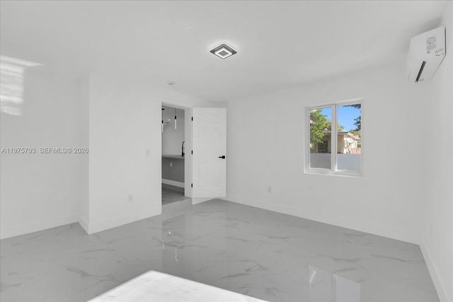 910 NW 133rd St, North Miami, FL 33168