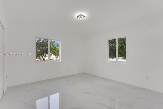 910 NW 133rd St, North Miami, FL 33168