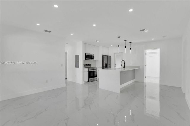 910 NW 133rd St, North Miami, FL 33168