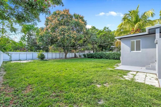 910 NW 133rd St, North Miami, FL 33168