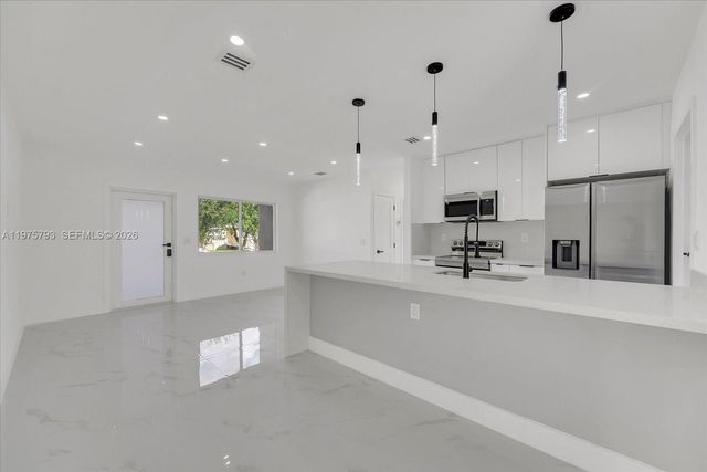 910 NW 133rd St, North Miami, FL 33168