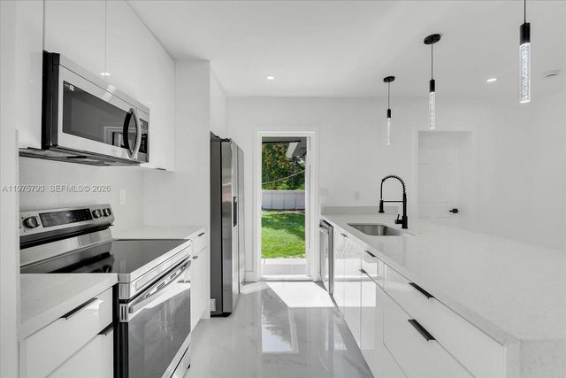 910 NW 133rd St, North Miami, FL 33168