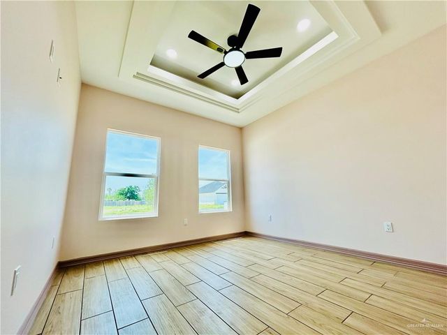 512 Tower Oak Drive, Alamo, TX 78516