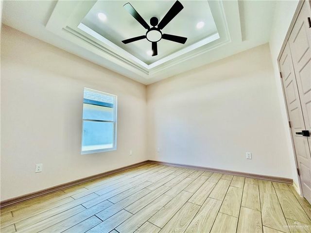 512 Tower Oak Drive, Alamo, TX 78516