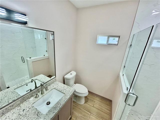 512 Tower Oak Drive, Alamo, TX 78516