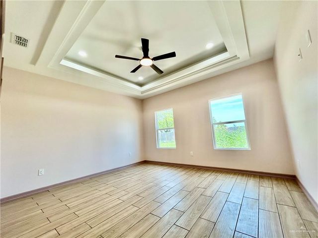 512 Tower Oak Drive, Alamo, TX 78516