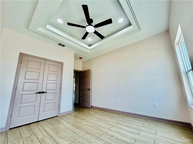 512 Tower Oak Drive, Alamo, TX 78516