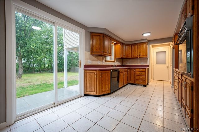 19 Schultz Road, Orchard Park, NY 14127