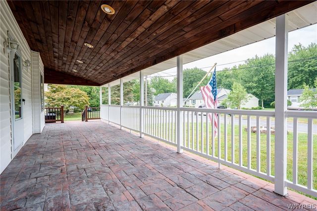 19 Schultz Road, Orchard Park, NY 14127
