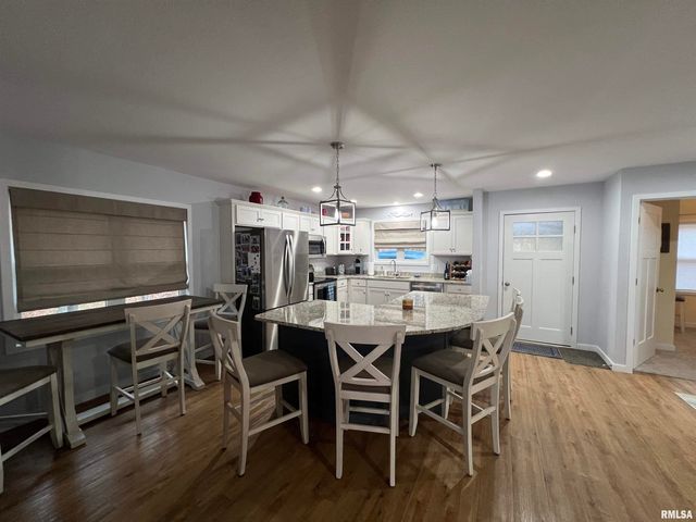 895 LAKESHORE Drive North, Goreville, IL 62939